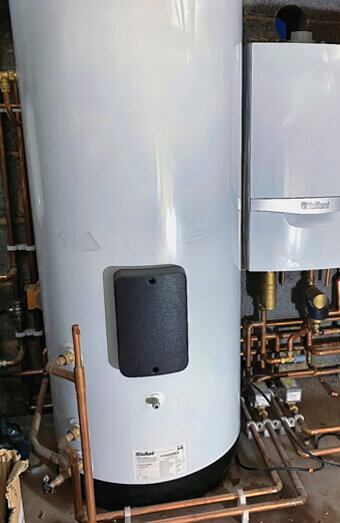 https://plumberhighwycombe.com.au/uploads/2025/06/hot-water-410504.jpg